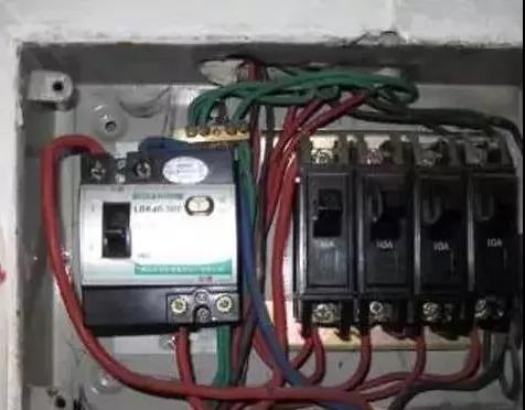 家庭线路漏电不要慌!这几种检测办法教你快速查漏电(图1) 家庭线路漏电不要慌!这几种检测办法教你快速查漏电(图1)